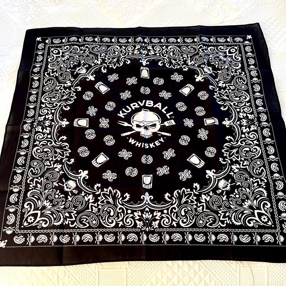 BRAND NEW IN PACKAGE KURVBALL BLACK AND WHITE BANDANA